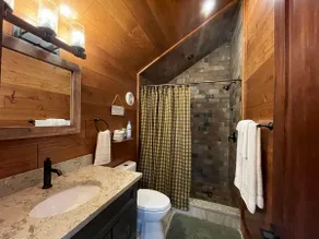 ”Cottage 4th Lake” at The Lakes Cottages - Image 3