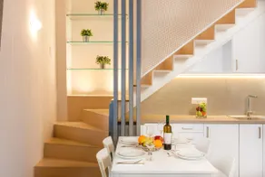 Luxurious Two-Storey Suite at Old Town's Center ! - Image 2