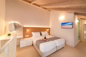 Luxurious Two-Storey Suite at Old Town's Center ! - Image 3