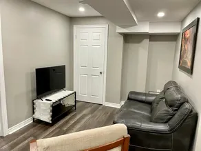 Adorable 2 Bedroom legal basement with two parking - Image 4