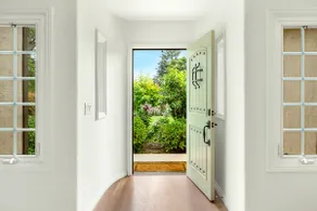 Designer Pasadena 4B3B Estate Perfect for Getaway - Image 3