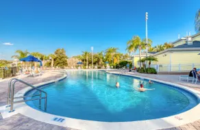 3/2 Lake View King Bed Disney Family Condo Resort - Image 3