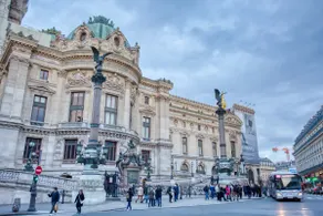 Romantic 150m² near Opera - Hidden Gem w/ AirCon - Image 3