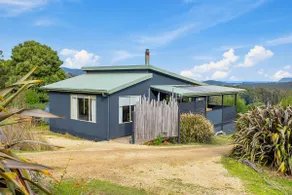 Hundred Acre Hideaway - Image 4