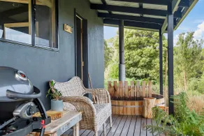 Hundred Acre Hideaway - Image 2