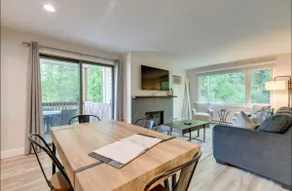 Modern pristine space in perfect Stowe location - Image 4