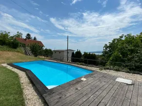 Stylish Duplex with Pool & Panoramic Lake View - Image 3