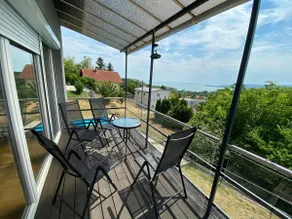 Stylish Duplex with Pool & Panoramic Lake View - Image 2