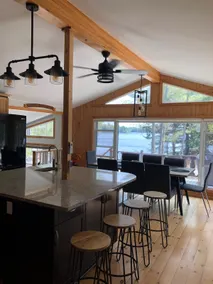 Lakefront 4 bedroom cottage with hot tub and sauna - Image 5