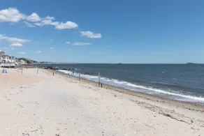 PRIVATE BEACH: ROYAL OCEANVIEW CASTLE @ CLINTON W/ 4 QUEENS 2 FULL - Image 5