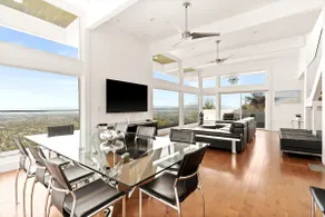 Executive Retreat with Stunning Bay Area Views - Image 3