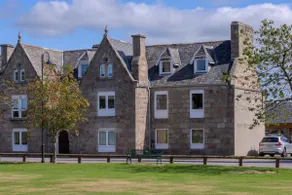 Cosy, self contained 1 bed flat in Deeside - Image 3
