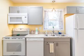 Suite #1 - New Duplex on Seneca Lake Wine Trail - Image 4