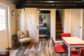 The Ranch Motel. Large cottage in a country setting with pool and hot tub.   - Image 4