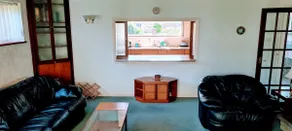 Spacious and comfortable bungalow in a quiet road - Image 5