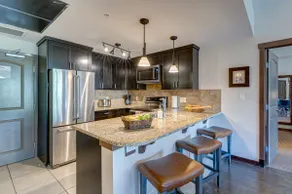 ⭐Hot Tub+Pool⭐180° ⛰️View+KingBeds+Gas 🔥Place - Image 4