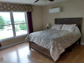 Shenandoah Valley apartment with view - Image 5