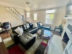2BR/1.5BA - AC- Private upper unit of a duplex house. Few steps to Light Rail - Image 3