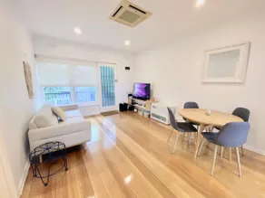 Cosy/Modern 2BD Apartment in Leafy Hawthorn - Image 2