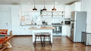 Large Spaces! 5 Beds 3 Bath - By Downtown- Garage! - Image 5