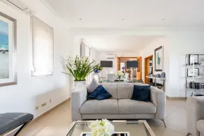 Very nice home with superb land and sea views - Image 4