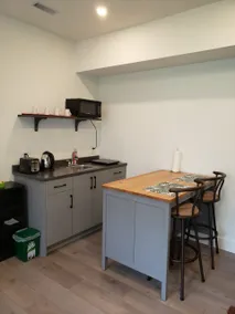 Ground level spacious apt., 18min to DT - Image 5