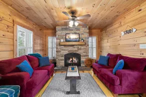 Cozy 2 bedroom cabin on the water - great location, must see!! - Image 3