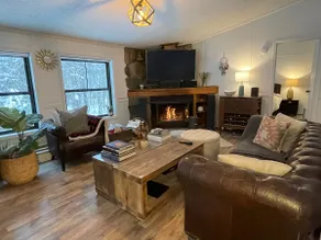 The Woodland Valley Spa Cabin (20min to Woodstock) - Image 3