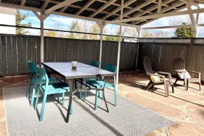 Updated, 2 Bedroom Cottage, close to Boulder - Image 3