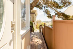 Studio + pvt bath, kitchenette (no cleaning fee) - Image 3