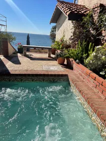 Malibu Beach House - Image 2