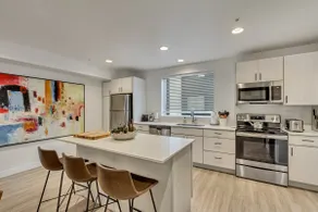 LCF - Downtown SLC - King+Queen+Sofa bed- Garage - Sleeps 6 - Image 4