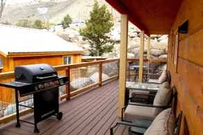 Yellowstone's Treasure Cabin #7 in Gardiner, MT - Image 3