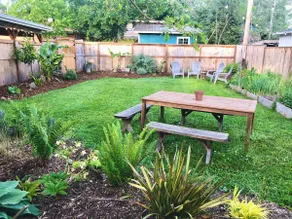 Friendly Alley Bungalow~Private Oasis Close to UO - Image 2