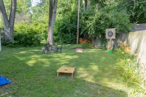 Charming Cottage Near Forest Park in Quiet Area - Image 5