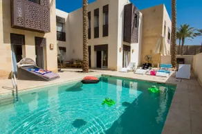 Nayah Stays, Amazing villa with private pool & 5 master suites - Image 5
