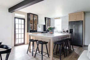 The Inn- Newly Renovated Designer Furnished - Image 2