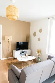 Spacious apartment with private parking in Saumur - Image 2