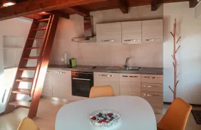 Wisteria House - Holiday Apartment - Image 2