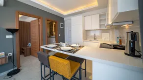 Midpoint Suites - Corner Suite 103 - Image 4