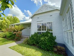 The Holland House - luxurious country getaway - Image 2