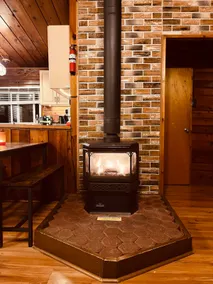 Rustic River Front Cottage Cozy*Fireplace*Hot Tub* - Image 4