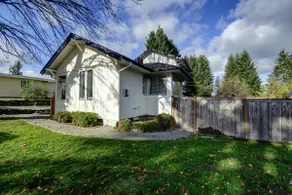Fans- Cheerful 4 bedroom villa in North Tacoma - Image 3