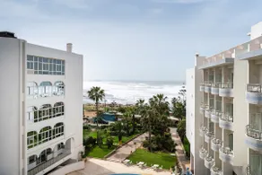SEA VIEW HOTEL la Corniche best location - Image 4