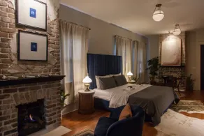 Intimate Library Studio - Minutes to Forsyth Park - Image 2