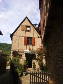 In the heart of Conques - Image 2