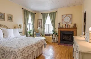 Charming century old home on beautiful Trent canal - Image 4