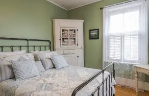 Charming century old home on beautiful Trent canal - Image 3