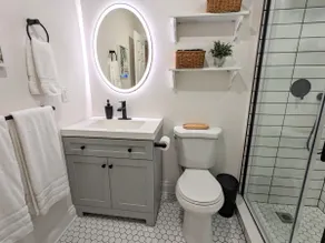 Newly Renovated - Boutique Stay in Downtown Ottawa - Image 5