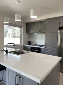 Poppy J - Deluxe Accommodation, Heyfield - Image 3